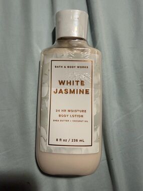 🌧️Bath & Body Works White Jasmine Moisture Body Lotion - White, Gold